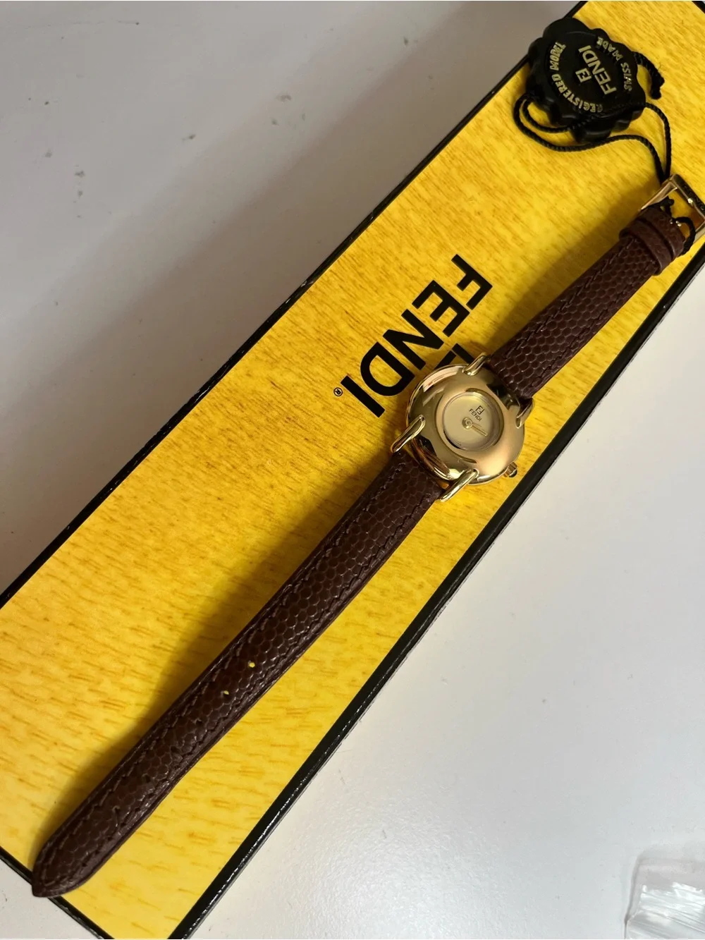 FENDI 400L 18K gold plated ladies Watch - Picture 4 of 15